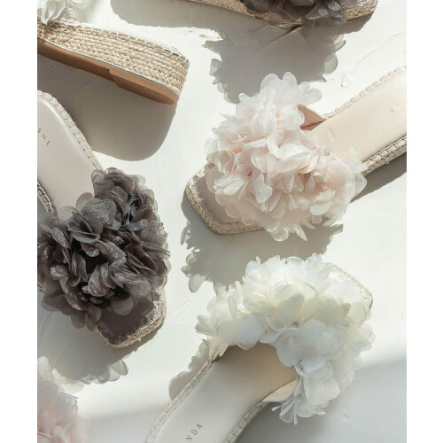 【新作商品のご紹介】エアリーフラワーミュールサンダル