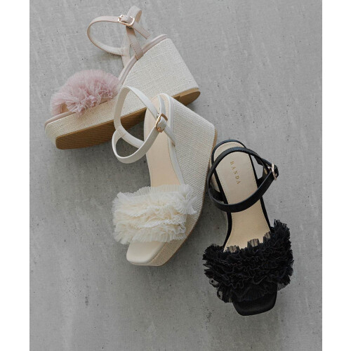 【新作商品のご紹介】ボリュームチュールウェッジサンダル