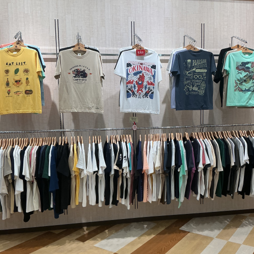 沖縄旅行土産に当店のTシャツはいかがですか？🌺