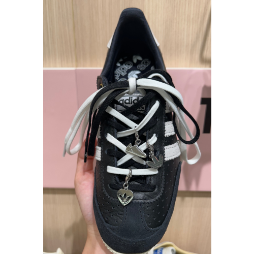 💗ADIDAS  可愛い可愛いジュエレース💗