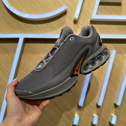 人気商品AIRMAX DNから新色登場！！