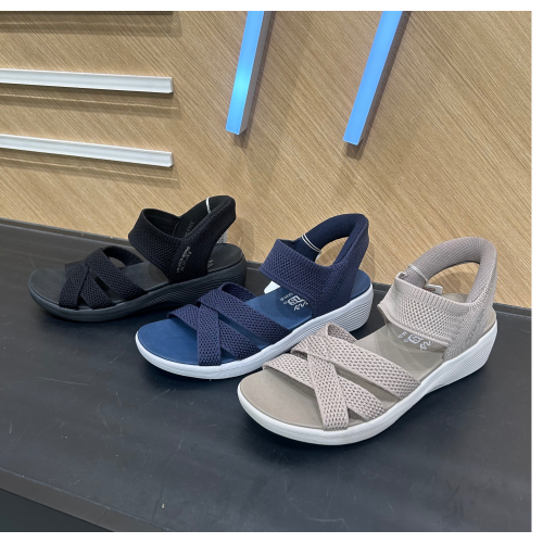 SKECHERSサンダル👣🌟