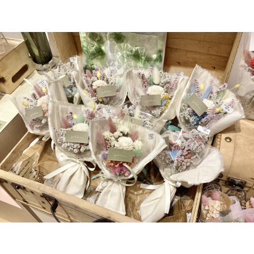 入荷✨プレゼントに人気のドライフラワー💐