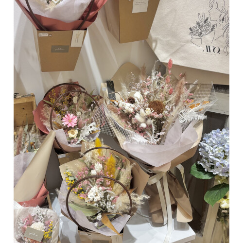 ドライフラワー販売中💐