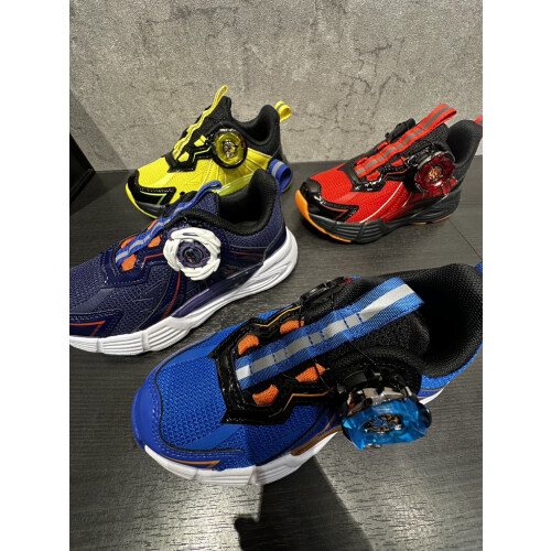 🔥🔥回せ。走れ。全力で。BEYBLADEシューズ新登場🔥🔥
